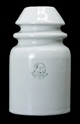 U-1546 PC {China}, White; Unusual shape!